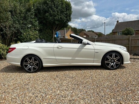 Mercedes-Benz E Class 3.0 E350 CDI V6 BlueEfficiency Sport Cabriolet G-Tronic Euro 5 2dr 4