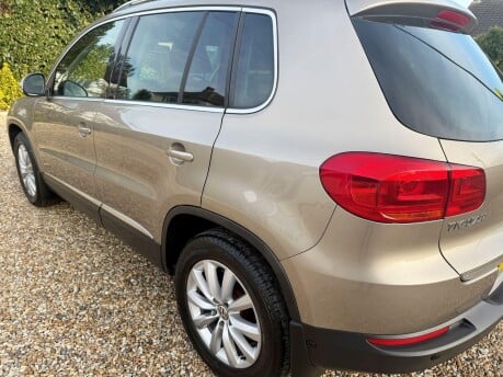 Volkswagen Tiguan 2.0 TDI BlueMotion Tech Match DSG 4WD Euro 5 (s/s) 5dr 10