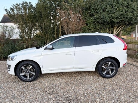 Volvo XC60 2.4 D5 R-Design Lux Nav AWD Euro 6 (s/s) 5dr 3