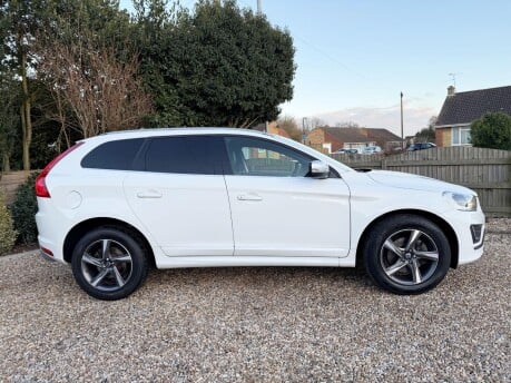 Volvo XC60 2.4 D5 R-Design Lux Nav AWD Euro 6 (s/s) 5dr 4