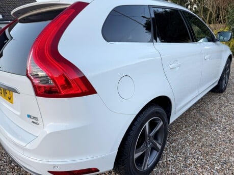 Volvo XC60 2.4 D5 R-Design Lux Nav AWD Euro 6 (s/s) 5dr 8