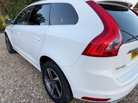 Volvo XC60 2.4 D5 R-Design Lux Nav AWD Euro 6 (s/s) 5dr 10