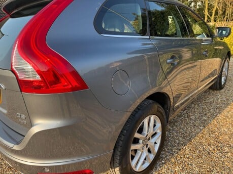 Volvo XC60 2.4 D5 SE Lux Nav Auto AWD Euro 6 (s/s) 5dr 8