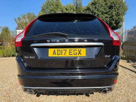 Volvo XC60 2.0 D4 R-Design Lux Nav Auto Euro 6 (s/s) 5dr 9