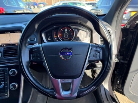 Volvo XC60 2.0 D4 R-Design Lux Nav Auto Euro 6 (s/s) 5dr 11