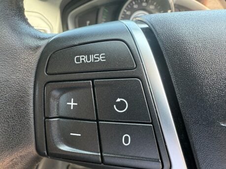 Volvo XC60 2.0 D4 SE Nav Auto Euro 6 (s/s) 5dr 16