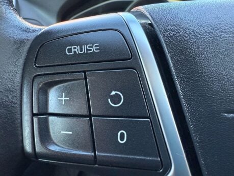 Volvo XC60 2.4 D4 SE Nav Auto AWD Euro 6 (s/s) 5dr 17