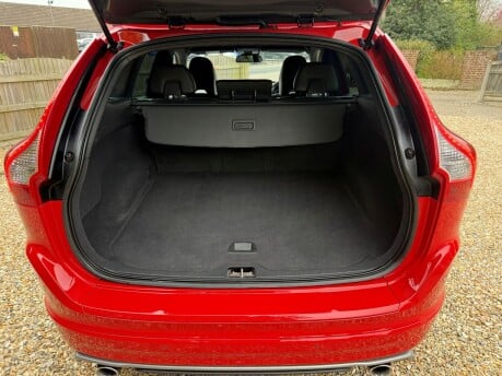 Volvo XC60 2.0 D4 R-Design Nav Euro 6 (s/s) 5dr 18