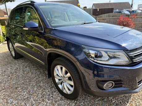 Volkswagen Tiguan 2.0 TDI BlueMotion Tech Match DSG 4WD Euro 5 (s/s) 5dr 9