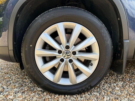Volkswagen Tiguan 2.0 TDI BlueMotion Tech Match DSG 4WD Euro 5 (s/s) 5dr 14