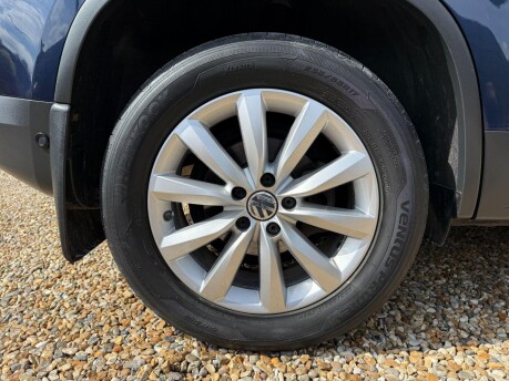 Volkswagen Tiguan 2.0 TDI BlueMotion Tech Match DSG 4WD Euro 5 (s/s) 5dr 16