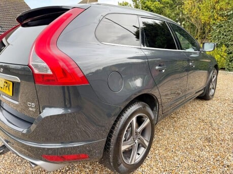 Volvo XC60 2.4 D5 R-Design Lux Nav Geartronic AWD Euro 5 5dr 8