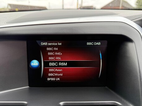 Volvo XC60 2.4 D5 R-Design Lux Nav Geartronic AWD Euro 5 5dr 18