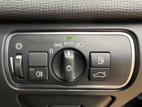 Volvo XC60 2.4 D5 R-Design Lux Nav Geartronic AWD Euro 5 5dr 19