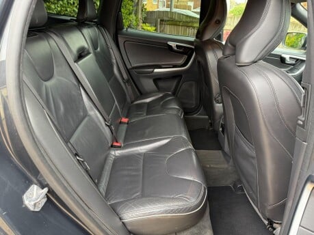 Volvo XC60 2.4 D5 R-Design Lux Nav Geartronic AWD Euro 5 5dr 25