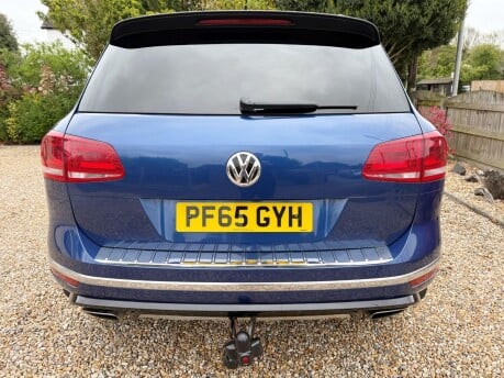 Volkswagen Touareg 3.0 TDI V6 BlueMotion Tech R-Line Tiptronic 4WD Euro 6 (s/s) 5dr 11