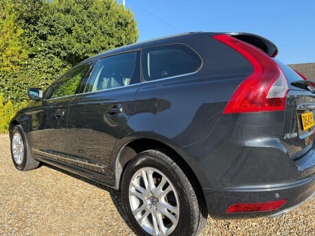 Volvo XC60 2.4 D4 SE Lux Nav Geartronic AWD Euro 5 5dr 10