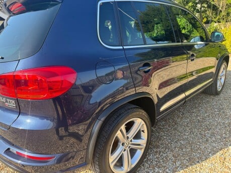 Volkswagen Tiguan 2.0 TDI BlueMotion Tech R-Line 4WD Euro 6 (s/s) 5dr 8