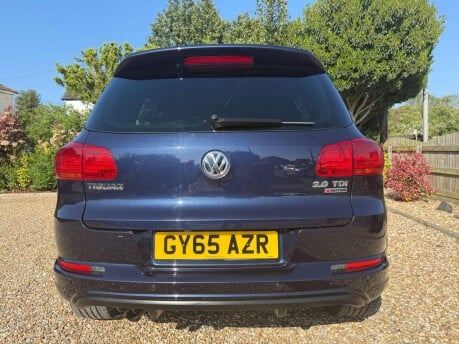 Volkswagen Tiguan 2.0 TDI BlueMotion Tech R-Line 4WD Euro 6 (s/s) 5dr 9