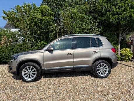 Volkswagen Tiguan 2.0 TDI BlueMotion Tech SE 4WD Euro 5 (s/s) 5dr 3