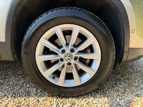 Volkswagen Tiguan 2.0 TDI BlueMotion Tech SE 4WD Euro 5 (s/s) 5dr 13
