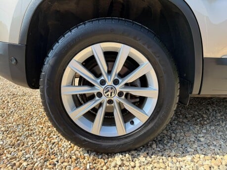 Volkswagen Tiguan 2.0 TDI BlueMotion Tech SE 4WD Euro 5 (s/s) 5dr 14