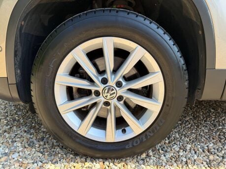 Volkswagen Tiguan 2.0 TDI BlueMotion Tech SE 4WD Euro 5 (s/s) 5dr 12