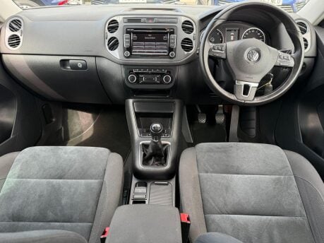 Volkswagen Tiguan 2.0 TDI BlueMotion Tech SE 4WD Euro 5 (s/s) 5dr 20