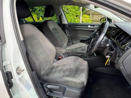 Volkswagen Golf 1.6 TDI BlueMotion Tech GT Euro 6 (s/s) 5dr 17