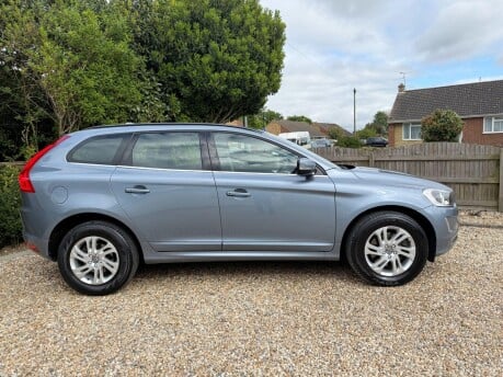 Volvo XC60 2.4 D4 SE Nav Auto AWD Euro 6 (s/s) 5dr 4