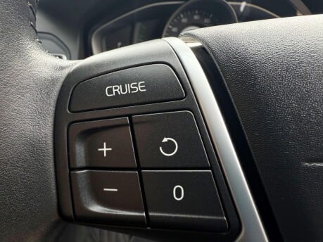 Volvo XC60 2.4 D4 SE Nav Auto AWD Euro 6 (s/s) 5dr 16