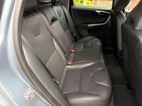 Volvo XC60 2.4 D4 SE Nav Auto AWD Euro 6 (s/s) 5dr 26