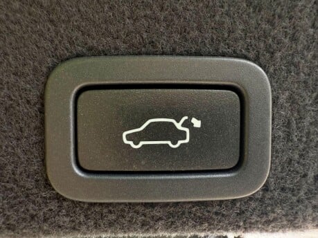 Volvo XC60 2.4 D4 SE Nav Auto AWD Euro 6 (s/s) 5dr 28