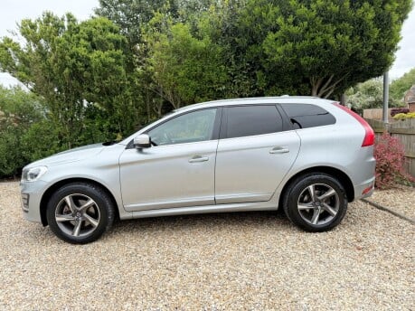 Volvo XC60 2.4 D4 R-Design Lux Nav Auto AWD Euro 6 (s/s) 5dr 3