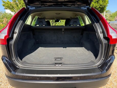 Volvo XC60 2.4 D5 SE Geartronic AWD Euro 5 5dr 24