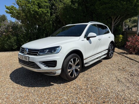 Volkswagen Touareg 3.0 TDI V6 BlueMotion Tech R-Line Tiptronic 4WD Euro 6 (s/s) 5dr