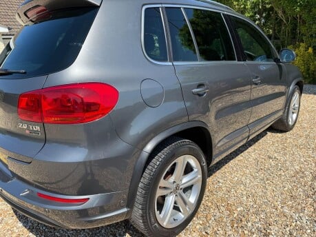 Volkswagen Tiguan 2.0 TDI BlueMotion Tech R-Line Edition 4WD Euro 6 (s/s) 5dr 8