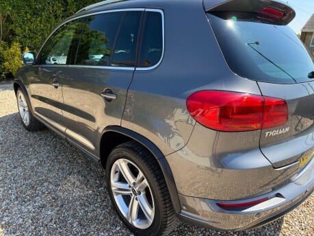 Volkswagen Tiguan 2.0 TDI BlueMotion Tech R-Line Edition 4WD Euro 6 (s/s) 5dr 10