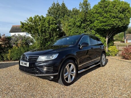 Volkswagen Touareg 3.0 TDI V6 BlueMotion Tech R-Line Tiptronic 4WD Euro 6 (s/s) 5dr