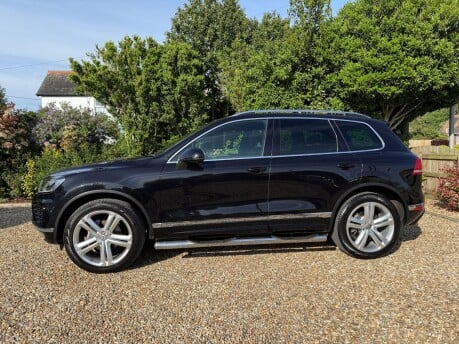 Volkswagen Touareg 3.0 TDI V6 BlueMotion Tech R-Line Tiptronic 4WD Euro 6 (s/s) 5dr 5