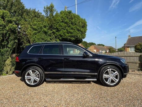 Volkswagen Touareg 3.0 TDI V6 BlueMotion Tech R-Line Tiptronic 4WD Euro 6 (s/s) 5dr 6