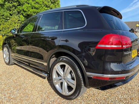Volkswagen Touareg 3.0 TDI V6 BlueMotion Tech R-Line Tiptronic 4WD Euro 6 (s/s) 5dr 12
