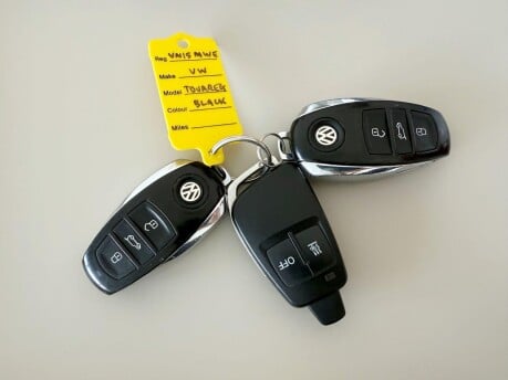Volkswagen Touareg 3.0 TDI V6 BlueMotion Tech R-Line Tiptronic 4WD Euro 6 (s/s) 5dr 17