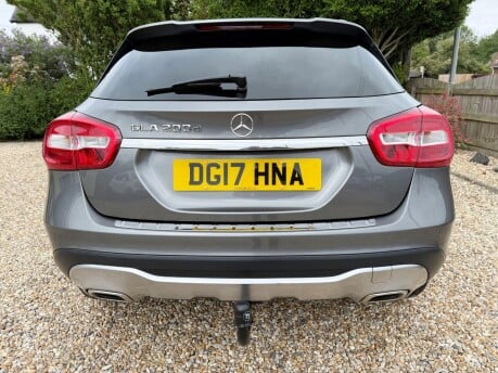 Mercedes-Benz GLA 2.1 GLA200d Sport Euro 6 (s/s) 5dr 9