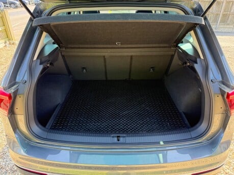 Volkswagen Tiguan 2.0 TDI SEL DSG Euro 6 (s/s) 5dr 23