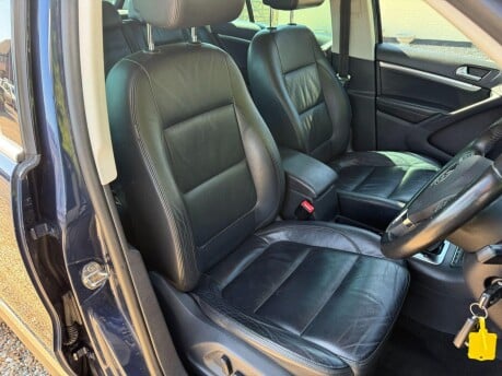Volkswagen Tiguan 2.0 TDI BlueMotion Tech SE DSG 4WD Euro 5 (s/s) 5dr 21