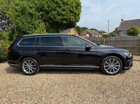 Volkswagen Passat 2.0 TDI BlueMotion Tech R-Line DSG Euro 6 (s/s) 5dr 4