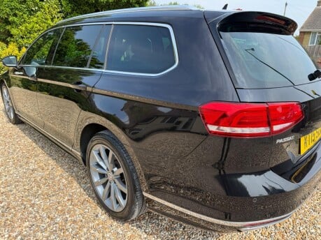 Volkswagen Passat 2.0 TDI BlueMotion Tech R-Line DSG Euro 6 (s/s) 5dr 10