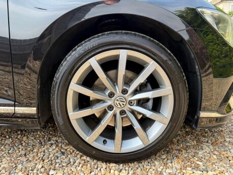 Volkswagen Passat 2.0 TDI BlueMotion Tech R-Line DSG Euro 6 (s/s) 5dr 13