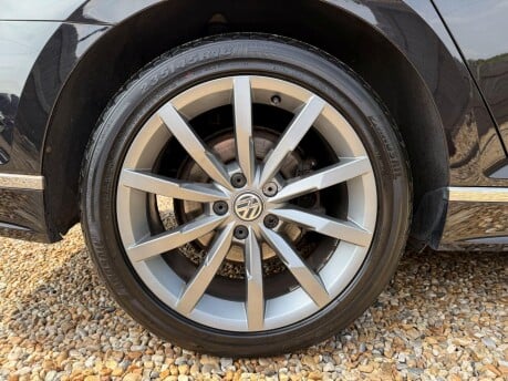 Volkswagen Passat 2.0 TDI BlueMotion Tech R-Line DSG Euro 6 (s/s) 5dr 14